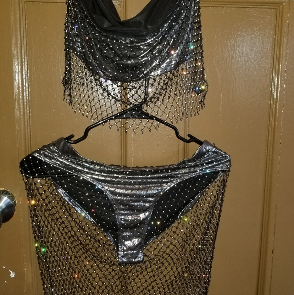 Fashionnova 2piece - Picture 2 of 4